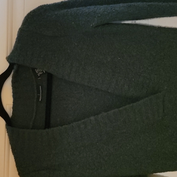 Vintage Green Sweater - Picture 2 of 2